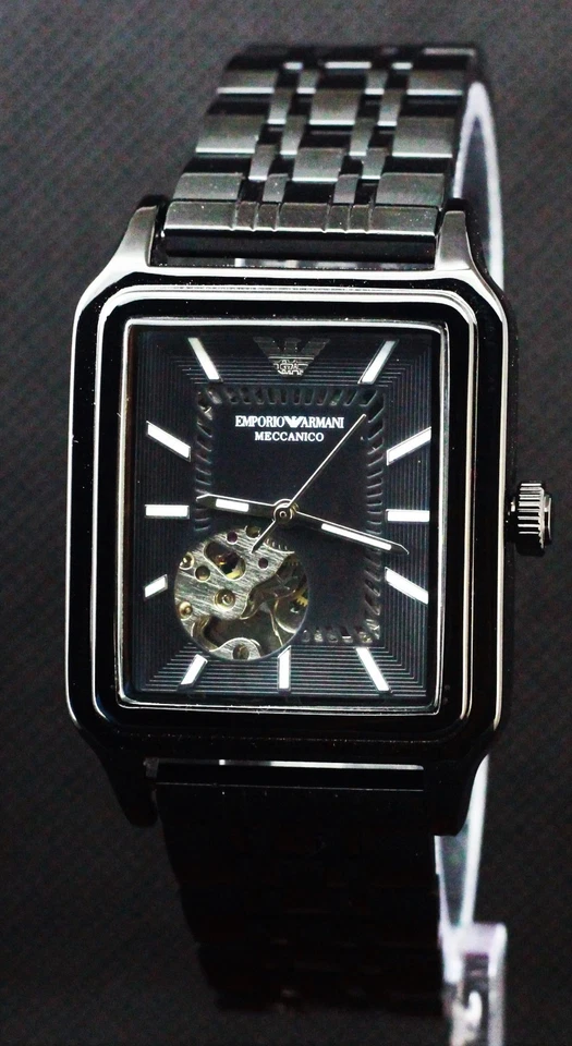 Hermoso reloj para hombre Emporio Armani automático con esfera negra de acero inoxidable. Foto 3 de 4