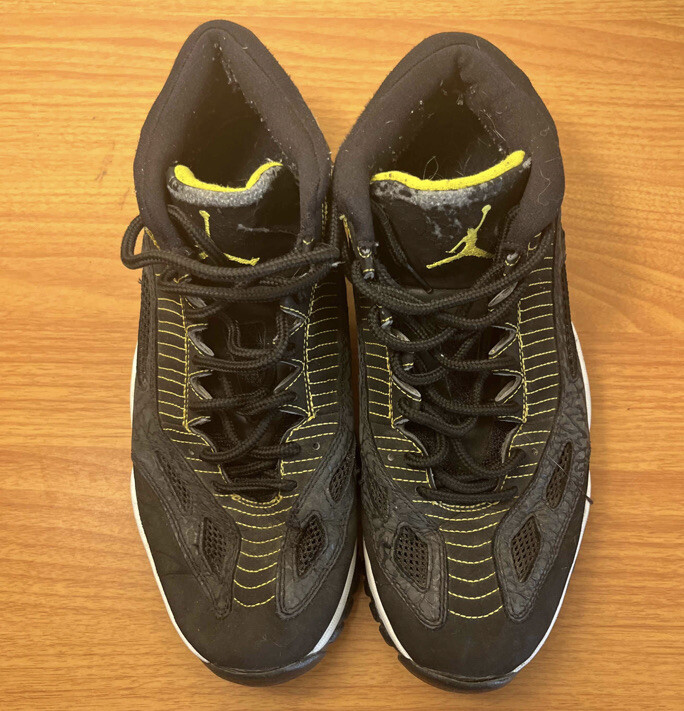 Nike Air Jordan 11 XI Low IE Zest Black Yellow Size 11 Sneakers