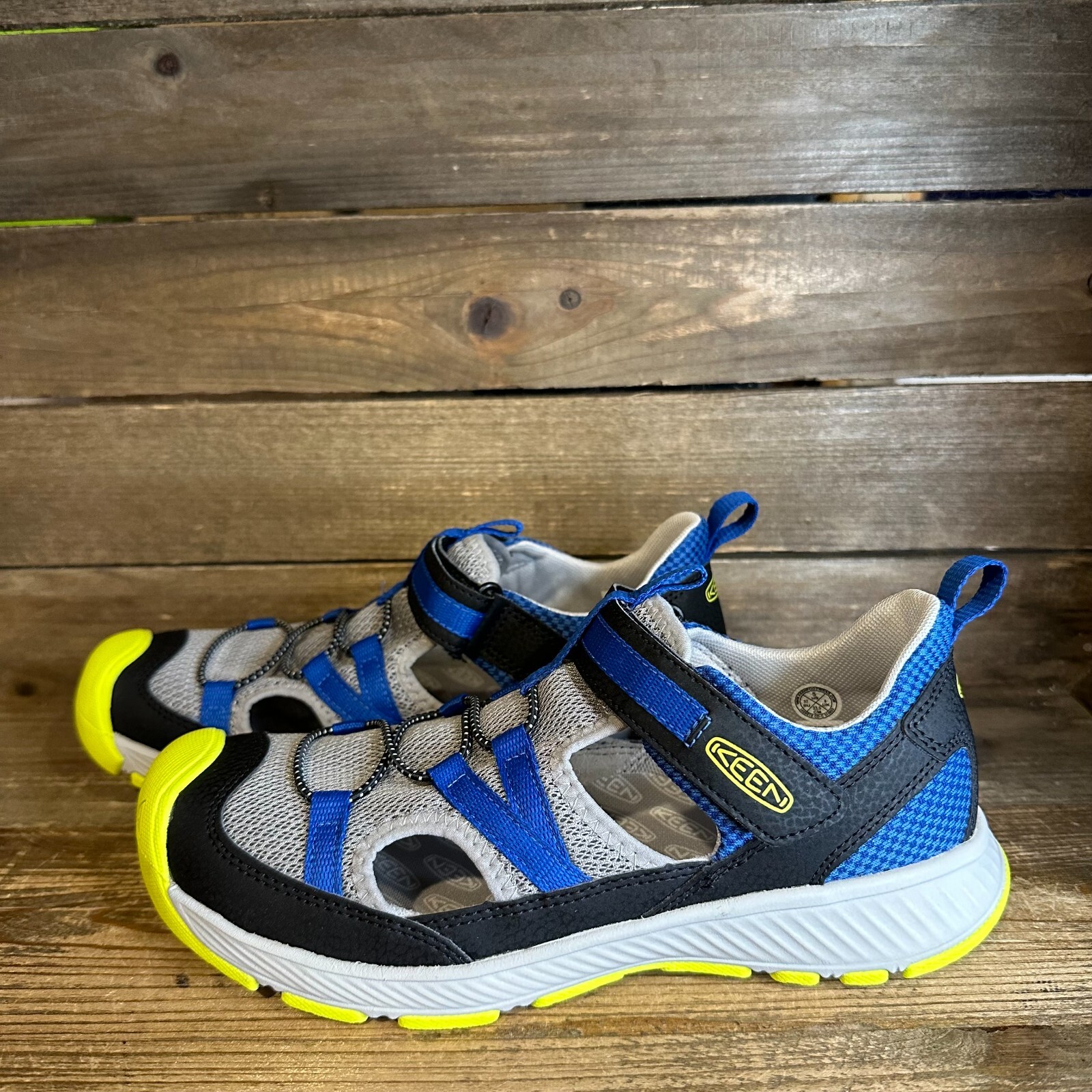 Sandali nuovi con scatola grandi bambini Keen Motozoa grigi scarpe da trekking outdoor acqua taglia 5 Y