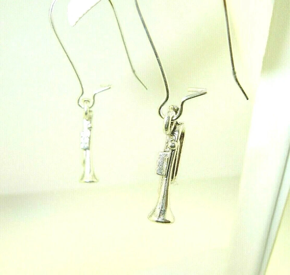New  Small 3-D TRUMPET Horn Brass Silver-tone Drop Dangle Earrings  1-1/2" Long — 第 2/3 张图片