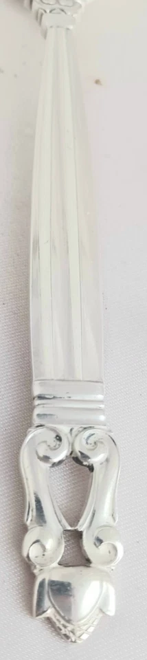 Tenedor para servir pequeño Acorn de Georg Jensen Sterling 8" Foto 3 de 4