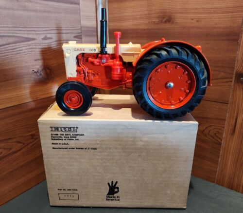 NEW ERTL 1:16 SCALE CASE 600 DIE-CAST TRACTOR IN OPEN BOX MADE IN USA IN 1986 - Picture 9 of 14