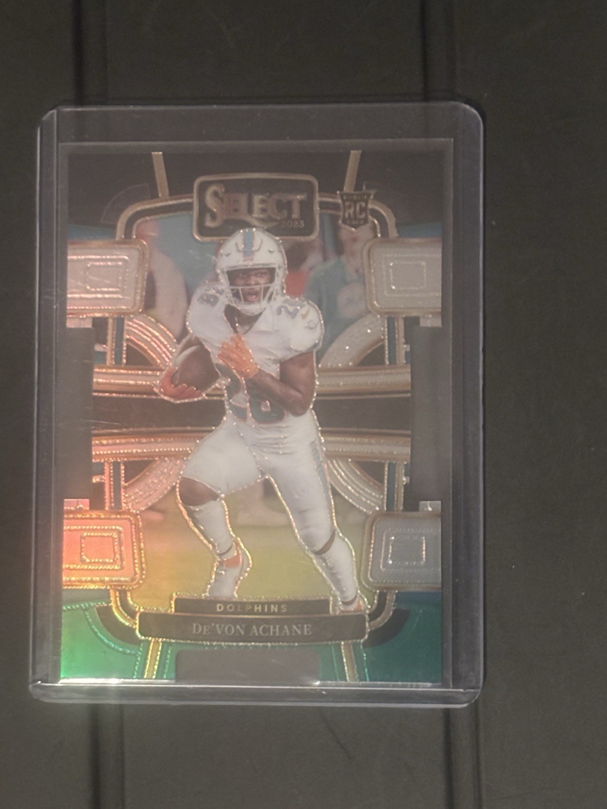 2023 Panini Select - Concourse De'Von Achane #63 Black & Green Prizm Die-Cut RC