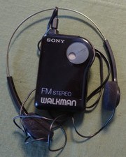 VINTAGE Sony Walkman SRF-29 Black FM Radio w/Belt Clip MDR-006 Headphones TESTED