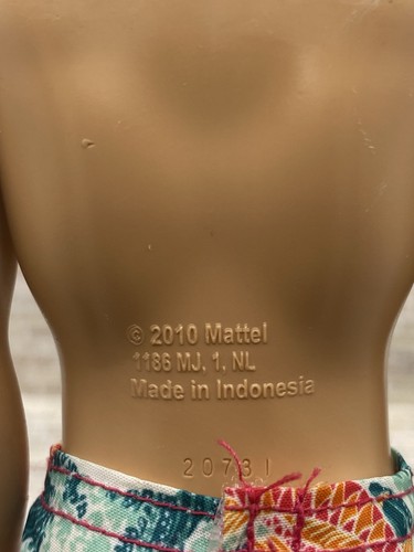 BARBIE Ken Beach Day Surf 2013 Mattel BCN28 Beach Shorts Board - Foto 8 di 9