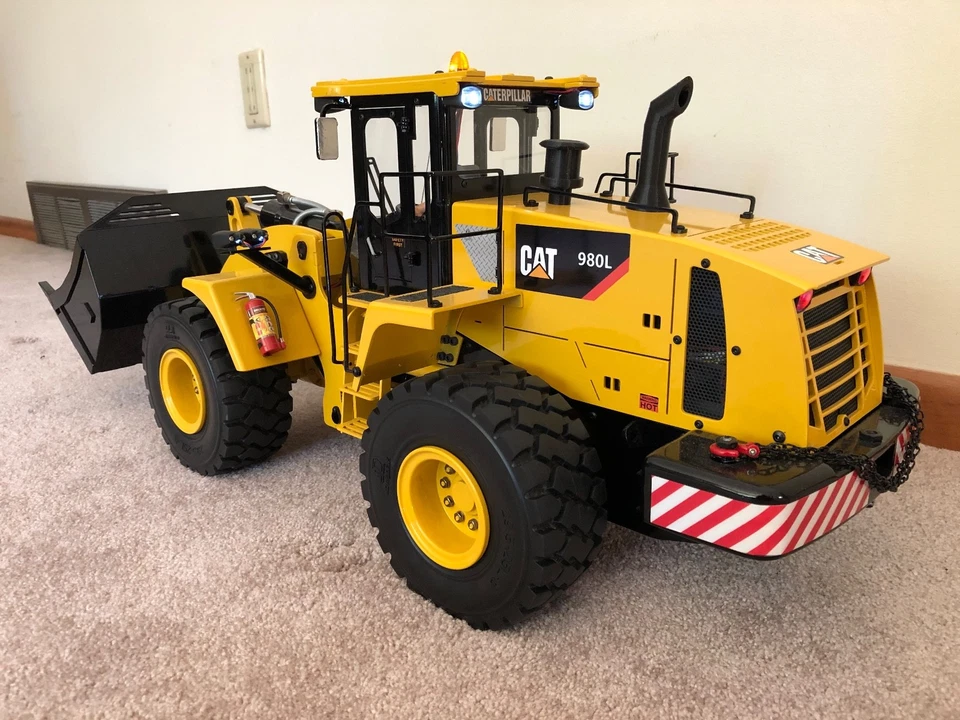 1/14 RC Scale Earth Mover ZW370 Hydraulic Wheel Loader CAT 980L ALL METAL - Image 4 of 4