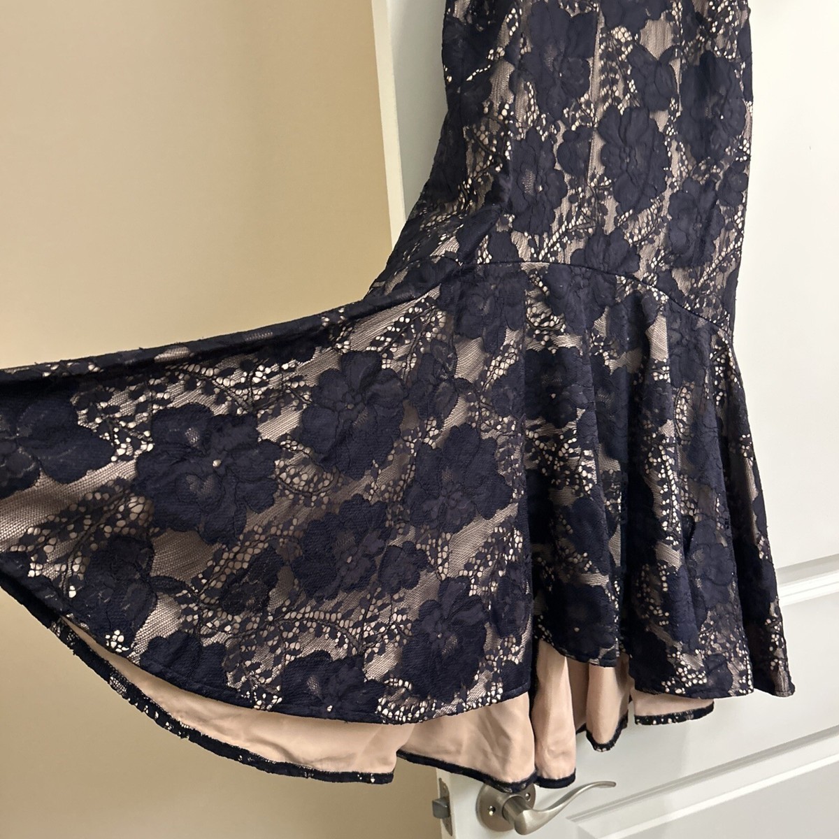 eliza j blue floral dress Dark Navy Lace Overlay Cocktail size 6 Sleeveless badge:New-to-sale For best care St. Tropez Softly Quilted Ball gown Size:US M