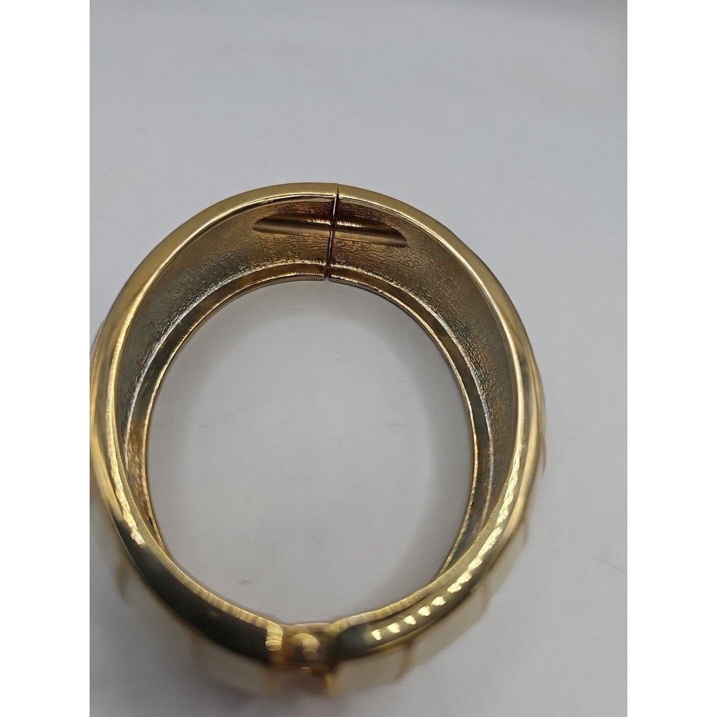 Bracelet Bangle SPRING HINGE Gold- Tone White Ena… - image 8