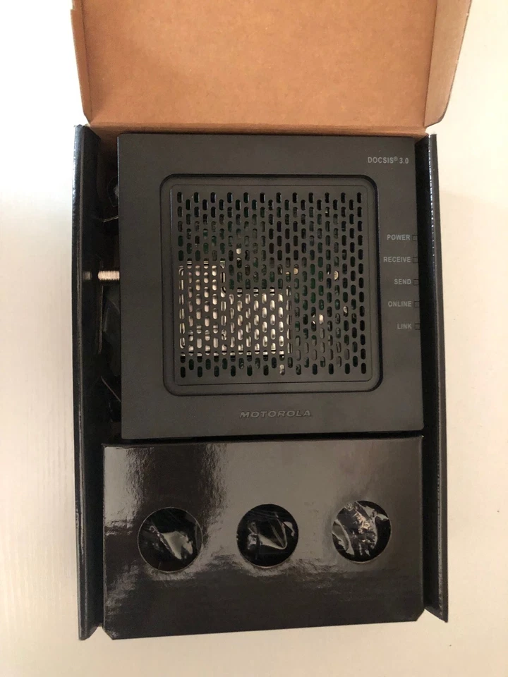 Motorola SB6120 SURFboard DOCSIS 3.0 eXtreme Broadband Cable Modem - Image 3 of 4