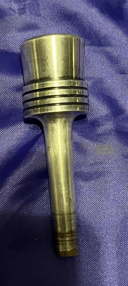 超罕见 Selmer W 33 小号吹嘴重量级 — 第 4/4 张图片