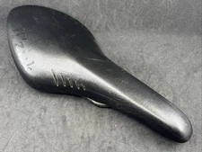 fi:zi'k ARIONE Tri 2 Carbon Braided Rail BLACK Saddle VERY GOOD USED