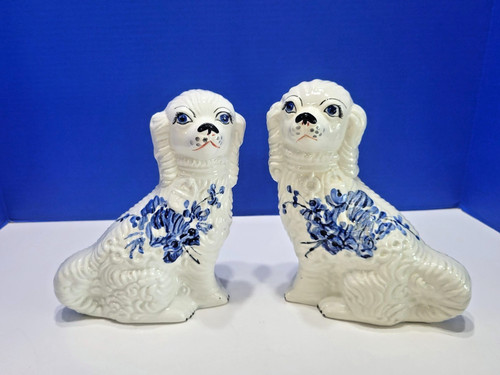 Vintage Pair Staffordshire Spaniel Dogs Blue and White Ceramic Made in Italy