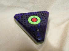 WORKS -   LASER PEGS    Original FLASH TRIANGLE POWER BASE   Purple & Green