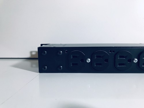 APC Rackmount SurgeArrest 9-gniazdowy 15A Ochrona przeciwprzepięciowa NET9RMBLK Testowany Działający - Zdjęcie 10 z 17