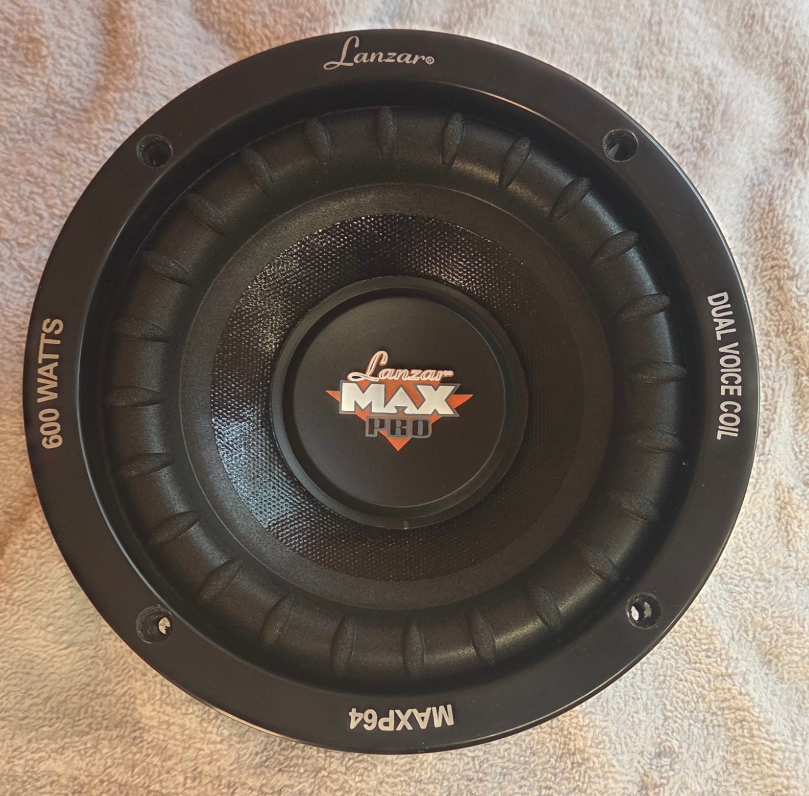 Lanzar MAXP64 Max Pro 6.5'' 600 Watt Small Enclosure 4 Ohm S