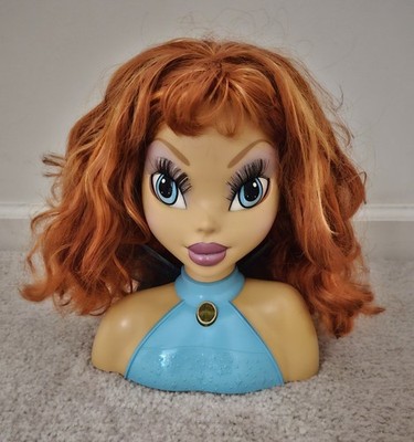  RARE:  Works. The Winx Club Bloom Magic Makeover Styling Talking Puckers Head