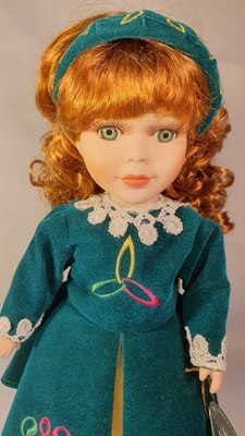 Porzellanpuppe ''Aoife'' (79) 12'' (32 cm) von Irish Heritage Collection