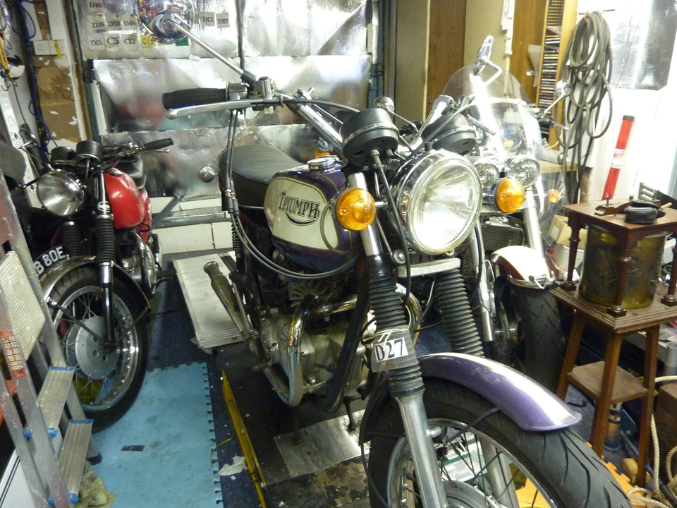 Rectificadora Triumph 250 Trophy Foto 3 de 4