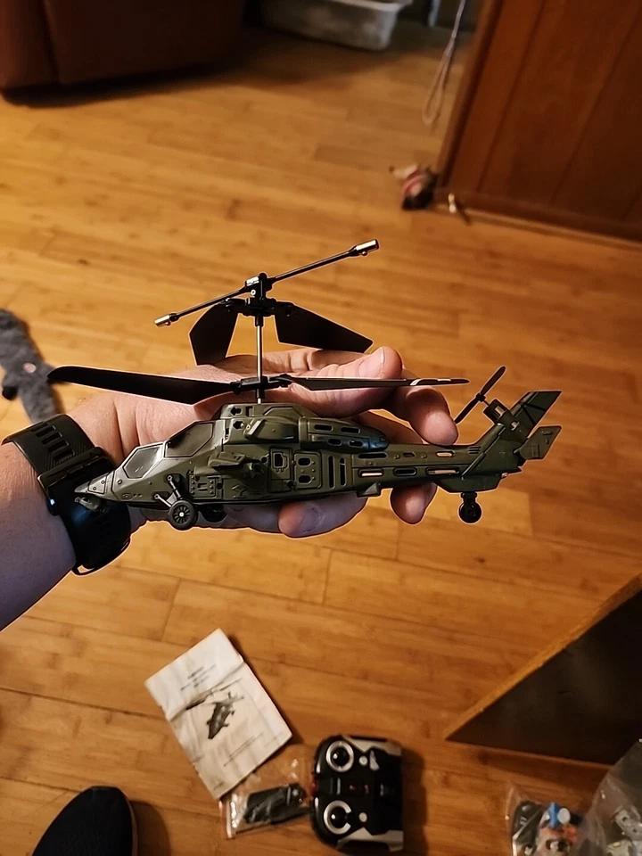 Gemini US Army Apache Remote Control RC Helicopter Toy Device For Parts - Image 4 of 4