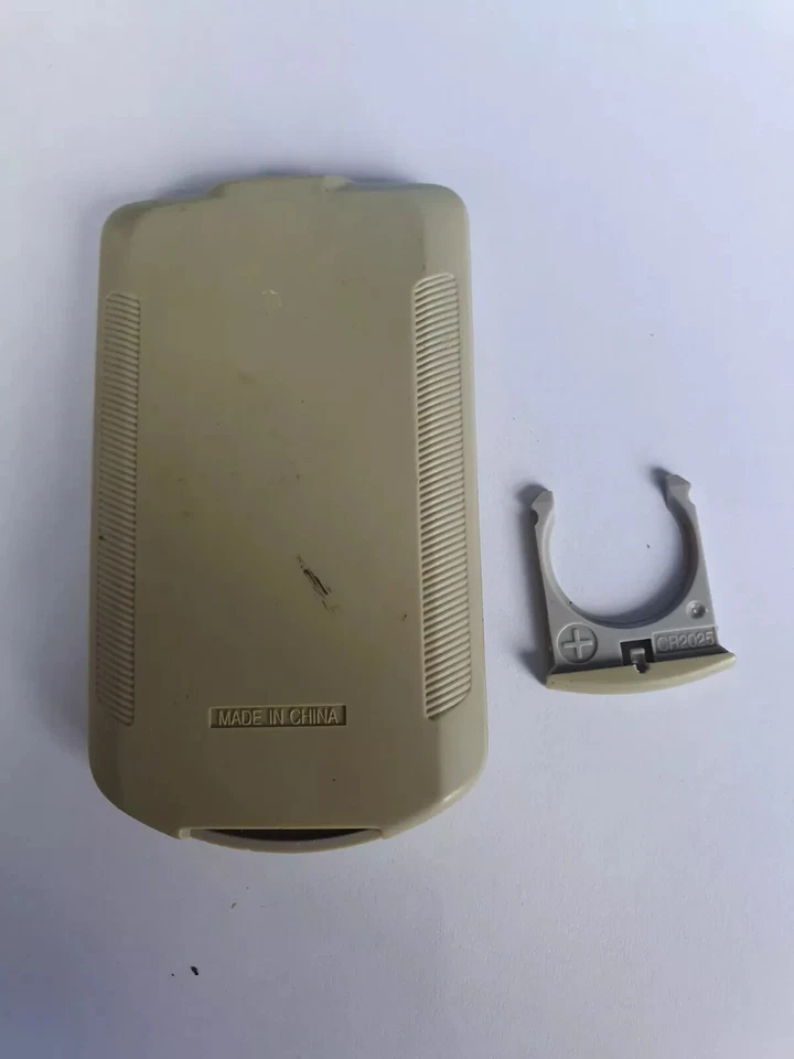 Genuine Original JVC RM-V718U Camcorder Remote Control for GRD200EK - Image 4 of 4