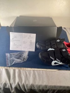 Slightly Used Peloton Size 40 (9) Professional Cycling Shoes with Original Box