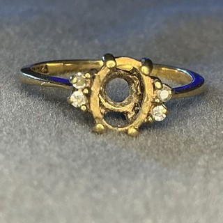 10K Yellow Gold Engagement Ring Setting Size 4 1/4 Missing Main Stone