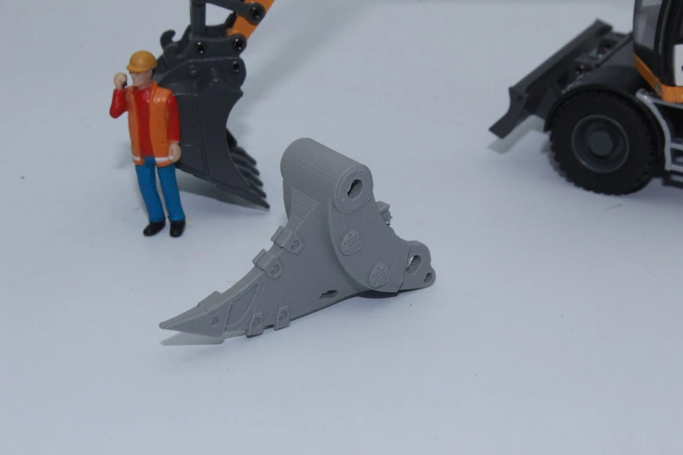 Traxxas TRX 6811 R Bodywork Slash 4x4 Unpainted Heavy Duty + Sticker New - Image 3 of 4