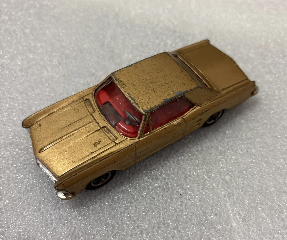CORGI TOYS 245 BUICK RIVIERA - Immagine 2 di 4