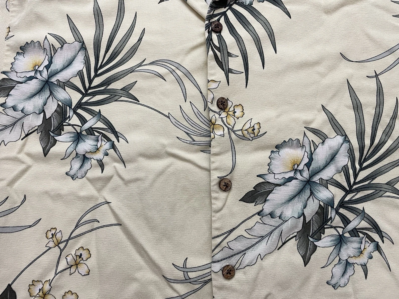 Tommy Bahama 100% Silk Shirt Floral Mens L Button Up Short Sleeve Hawaii Beach
Opens in a new window