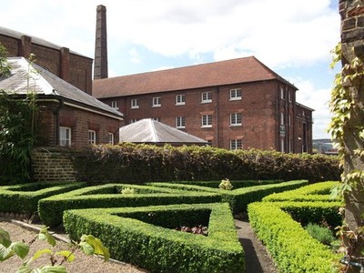 Foto A2 Knoten Garten, Chatham historische Werft Gillingham \/TQ7767 Ausschnitt c2012