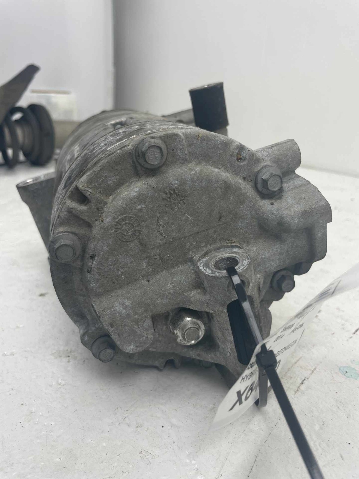 BMW i8 2014-2017 Compressor with bracket