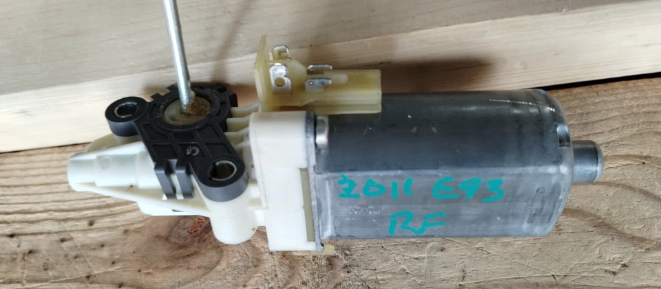 ПРИВОД ДВИГАТЕЛЯ ПОДГОЛОВНИКА ПЕРЕДНЕГО ПРАВОГО СИДЕНЬЯ BMW E93 E64 3 СЕРИИ 6 ТРАНСФОРМЕР 2000-13 - Изображение 2 из 4