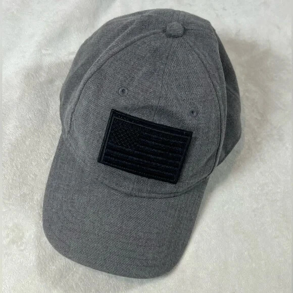 Under Armour Respect Gray Patch Patch USA Flag RE… - image 1