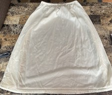 VINTAGE FORTUNE HALF SLIP  MEDIUM