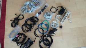 KABELKONVOLUT 32xKABELSALAT PC, TV, LAUTSPRECHER, ANTENNE/AUSLANDS/SCART/STROM