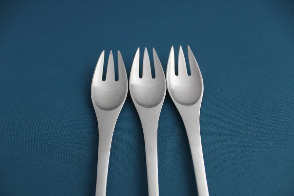 3 вилки для салата Dansk ODIN атласная нержавеющая сталь Германия 6 7/8 дюйма - Изображение 3 из 4