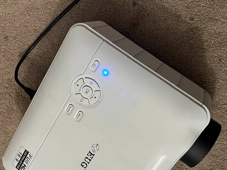 EUG X88 W WIFI BLUETOOTH HOME PROJECTOR HD 1080P AS IS PARTS REPAIR - Image 4 of 4