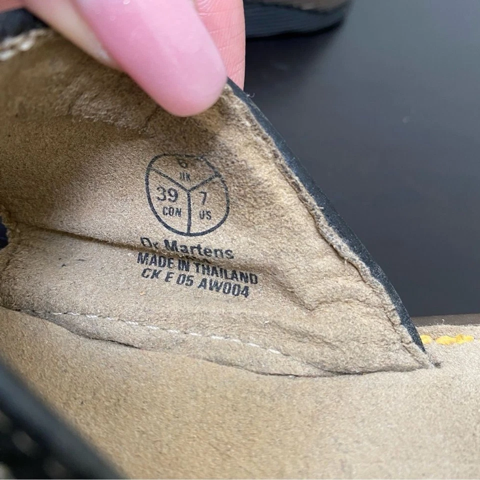 Chanclas Dr. Martens de cuero negro para mujer talla 8 Foto 3 de 4