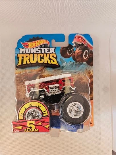 Monster Trucks 5 Alarm 1:64 Die-Cast Spielzeugauto Hot Wheels GBT30 RAR