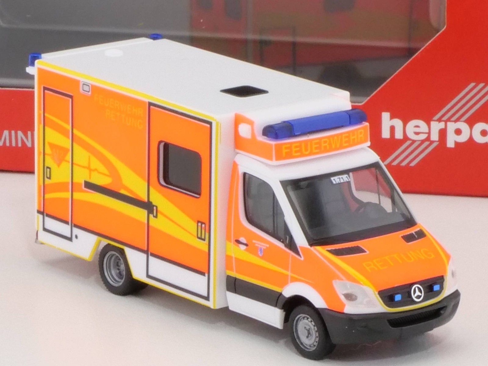 Herpa 094214 MB Sprinter 06 RTW Feuerwehr Ingolstadt Mint! OVP SG 1703-17-06