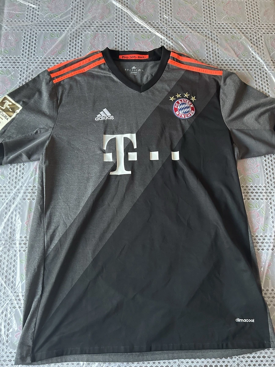 adidas Bayern Munich Size XL International Club Soccer Fan Apparel