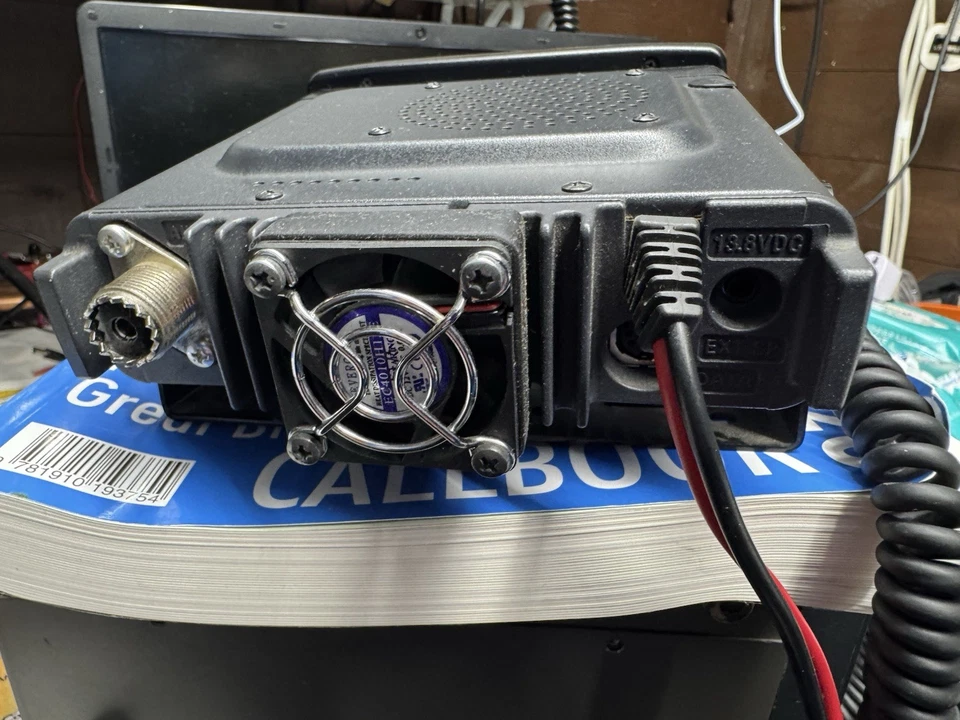 yaesu ftm-100d 2/70  c4fm transceiver - Image 3 of 4