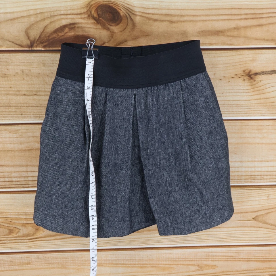 Falda corta Twenty One línea A para mujer talla M gris elástica bolsillos en la cintura plisada Foto 3 de 4