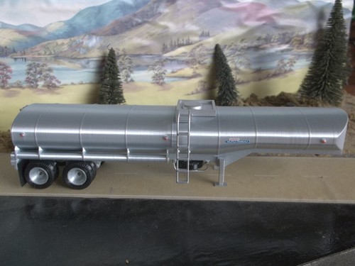 Tanker Trailer to suit IXO TR100 Mack R - Convoy Rubber Duck Truck - 1/43 Scale - Picture 8 of 11