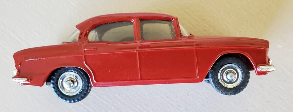 1960s Dinky 165 Humber Hawk Beautiful Ruby Red Code 3 - Image 4 of 4