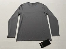 Lululemon Mens The Fundamental Long Sleeve Active Gym Stretch Shirt XS MSRP $68