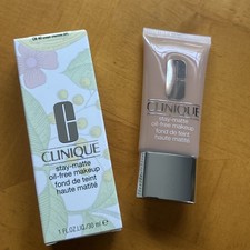 Clinique Stay-Matte Oil-Free Makeup 1 fl oz Cream Chamois (VF) CN 40