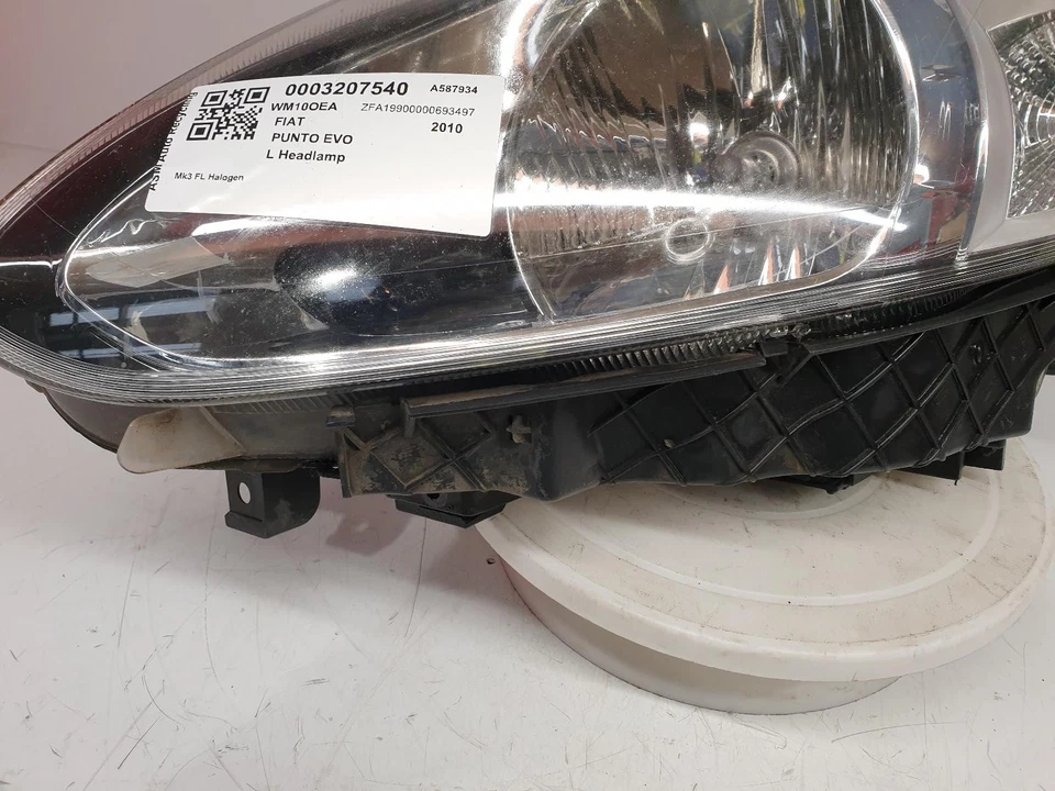 FIAT PUNTO EVO MK3 2010 HALOGEN LEFT HEADLIGHT HEADLAMP PASSENGER SIDE 51937145 - Imagem 2 de 4