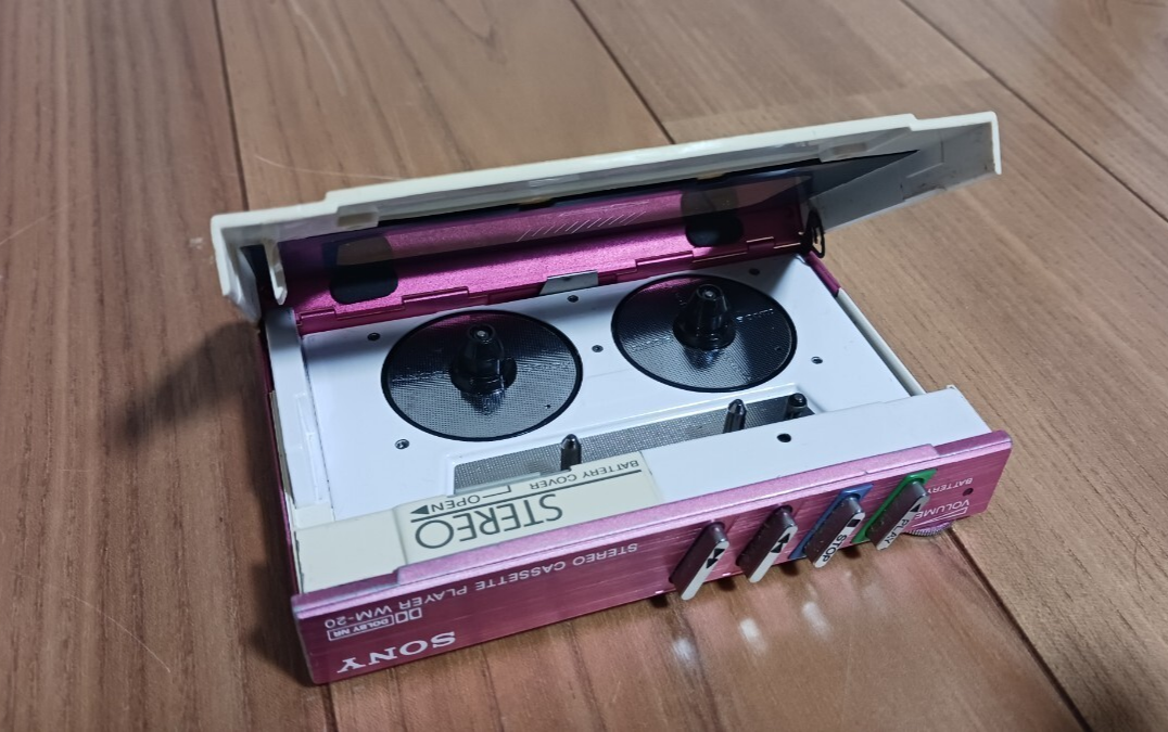ホ*ル様 SONY WALKMAN カセットプレーヤー WM-20 ピンク SONY WM-20 Cassette Player Walkman Compact lightweight Vintage
