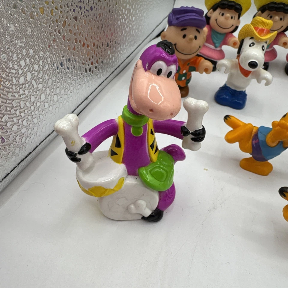 Lote De Colección De Mini Estatuillas (21) Charlie Brown, Bert & Ernie, Pasas, Más Foto 2 de 4